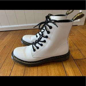 Women’s size 9, white Doc Martens !!